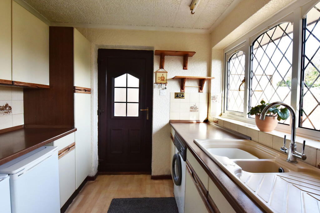 KINGSWINFORD, Lifton Croft photo 4