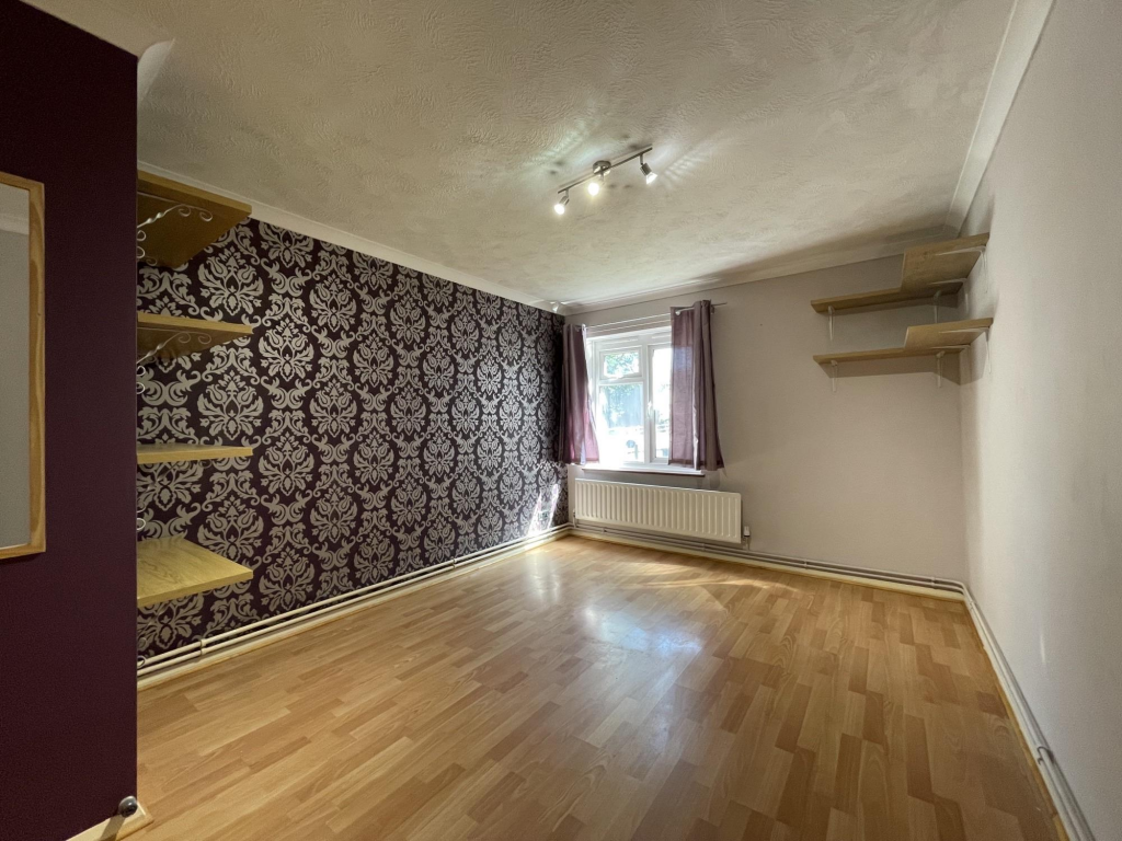 Apartment in Haywards Heath, Bolnore Village - View 4