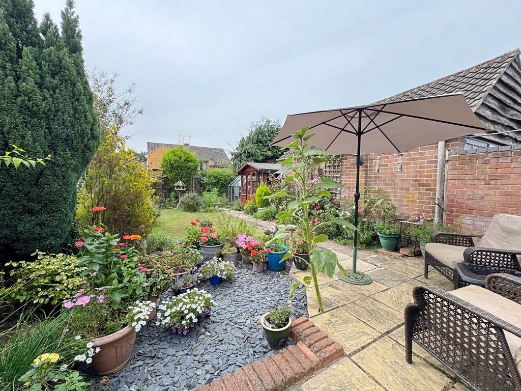 The Gardens, Kenilworth photo 2