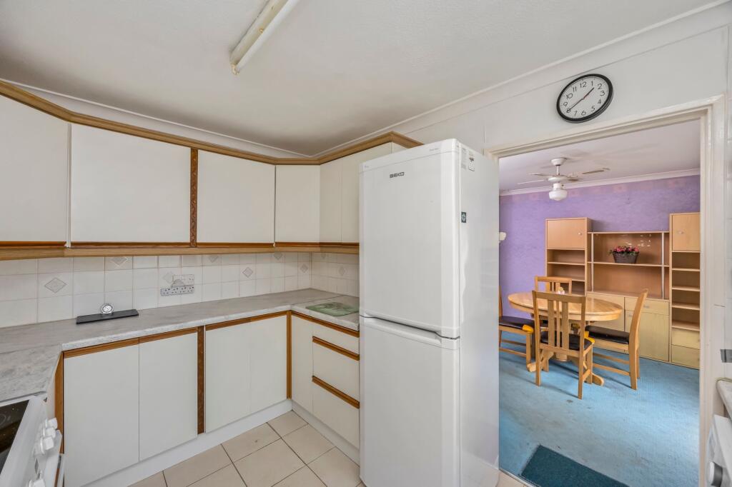 House in Crawley, Broadfield - More