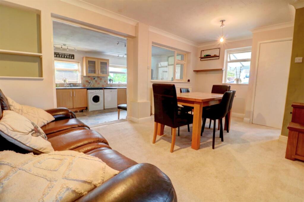 House in Walsall, High Heath - View 4