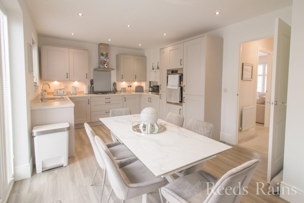 House in Ellesmere Port, Little Sutton - View 3