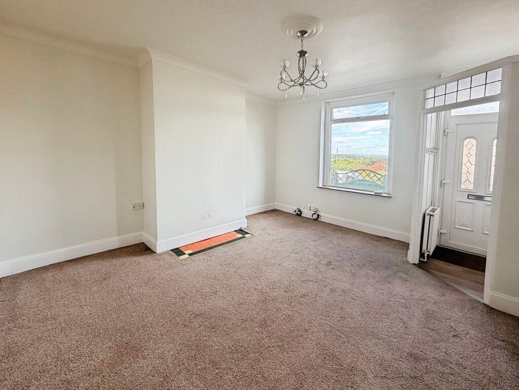 House in Leeds, West Yorkshire - View 2
