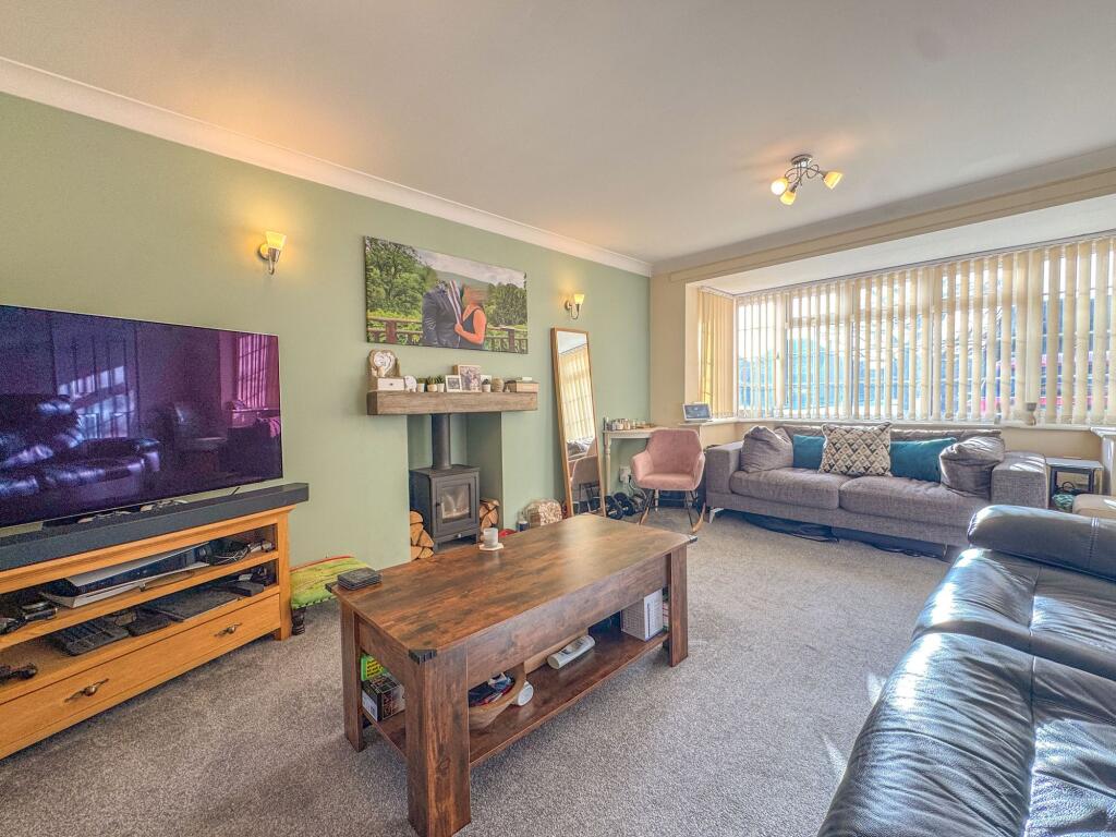 Holly Walk, Nuneaton, CV11 photo 3