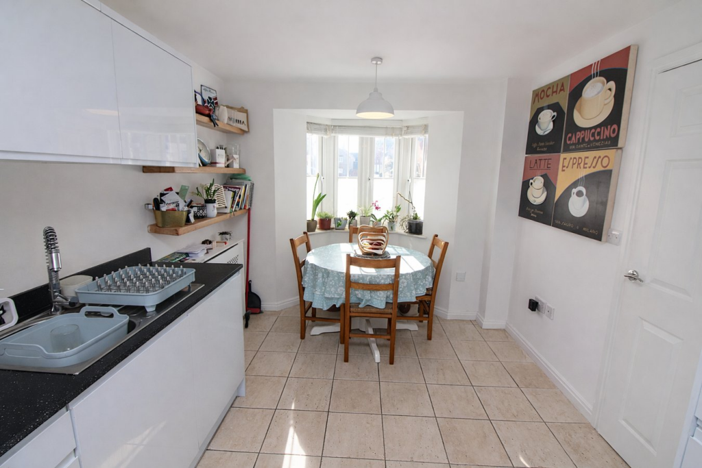 Bluebell Drive, Lower Stondon, Henlow, SG16 photo 4
