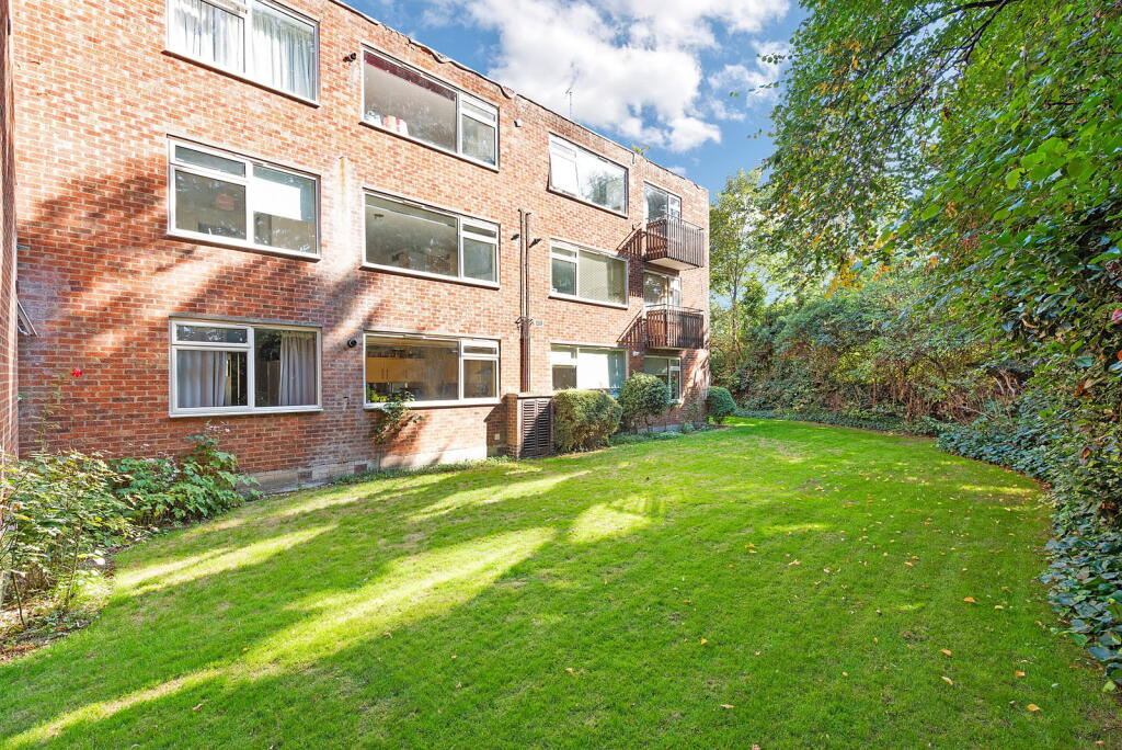 Apartment in Cambridge, Lynfield Court, Chesterton - View 2