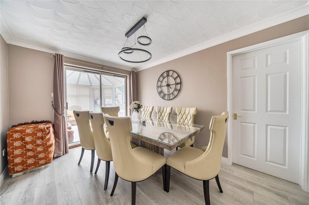 Powderham Drive, Cardiff photo 4