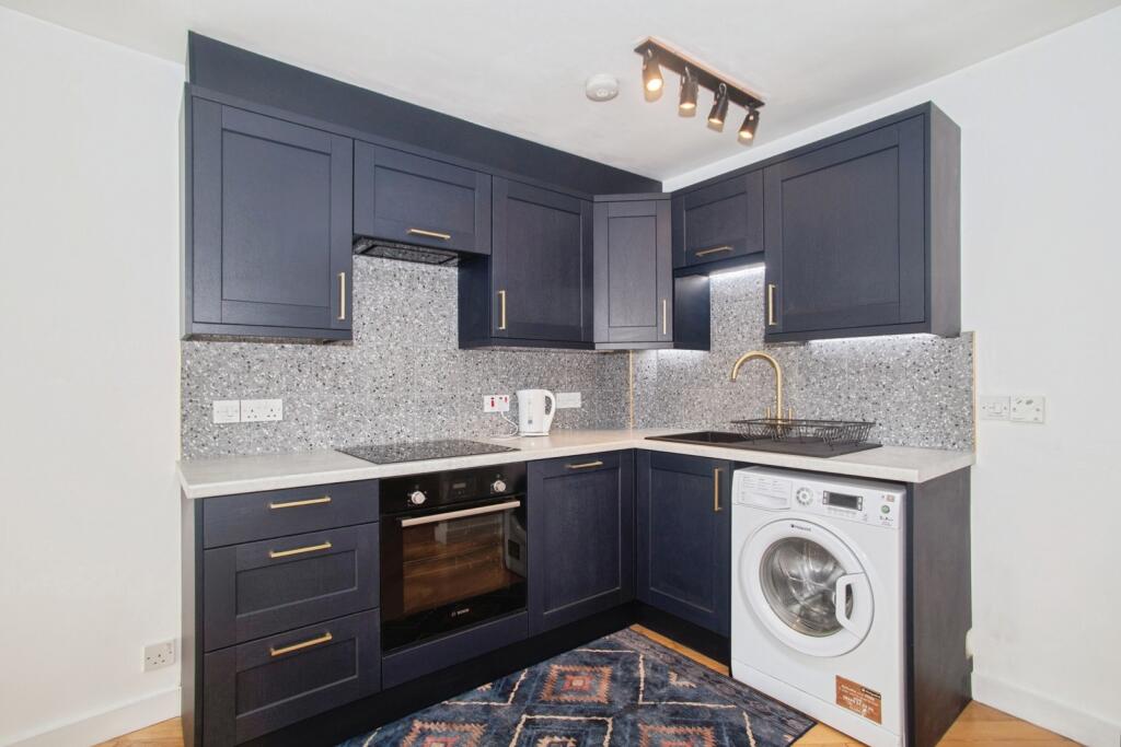 Apartment in Salford, Blackfriars, Lower Broughton - View 6