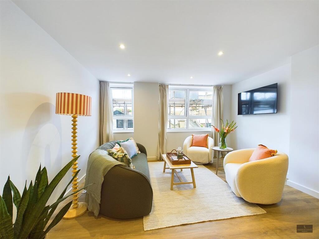 Apartment in Exeter - View 2