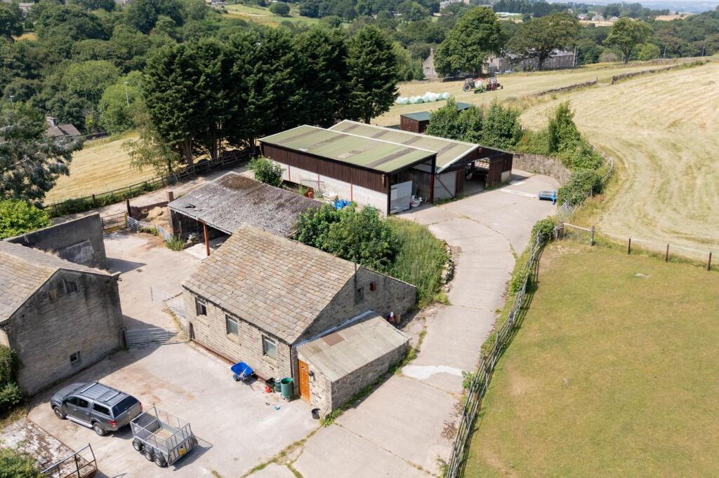 House in Holmfirth, Hole Bottom, Holme Valley - View 3