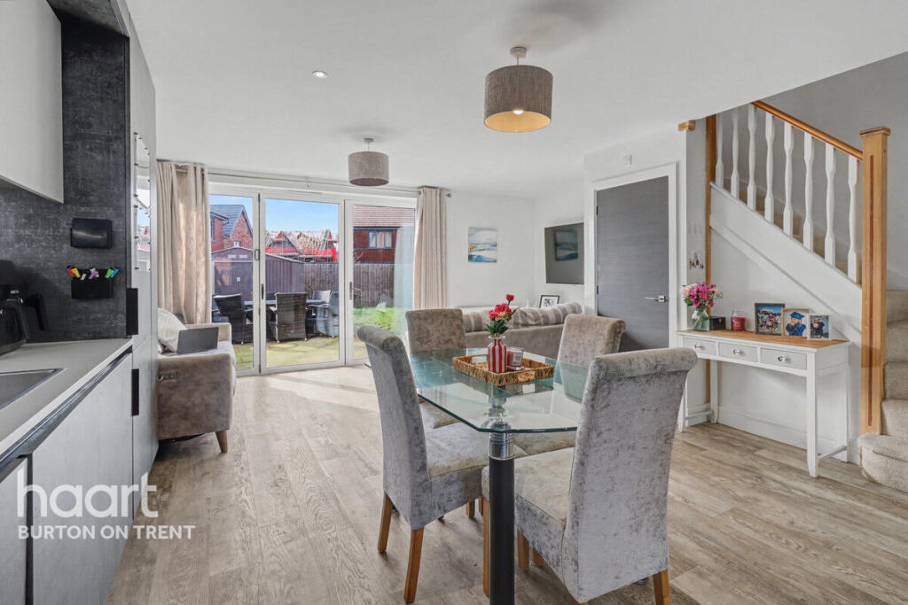 Moonstone Way, Swadlincote photo 2