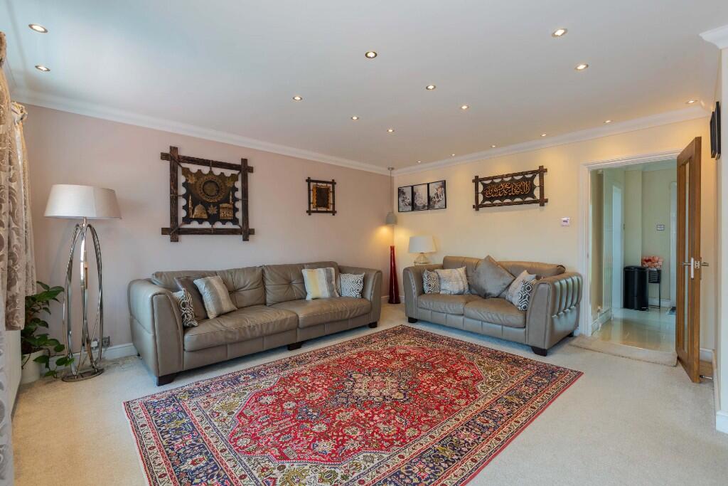 Burgett Road, Slough, Berkshire, SL1 photo 3