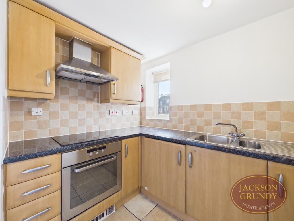 Farnborough Drive, Daventry, NN11 8AL - View 5