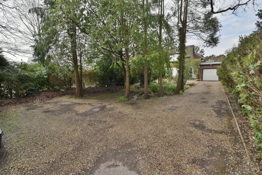Ringwood Road, Ferndown, BH22 photo 4