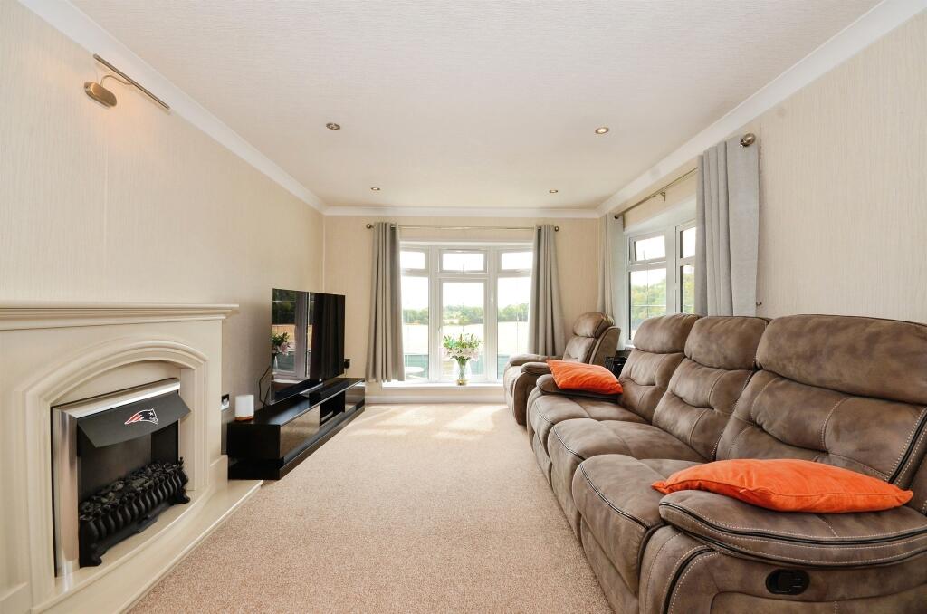 Half Moon Lane, Pepperstock, Luton photo 2