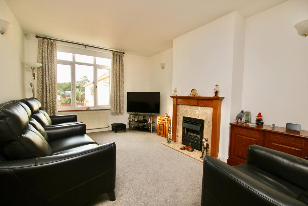 House in Rushcliffe, Gotham - View 4