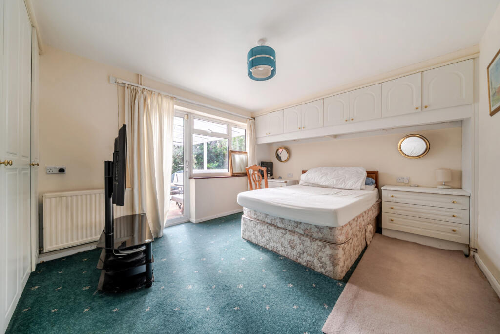 House in Waverley, Cranleigh - View 5