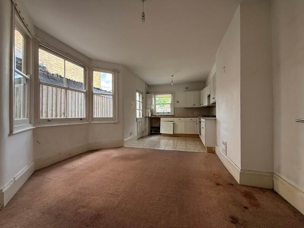 Wickham Lane, London ** 3D FLOORPLAN AVAILABLE ** - View 6