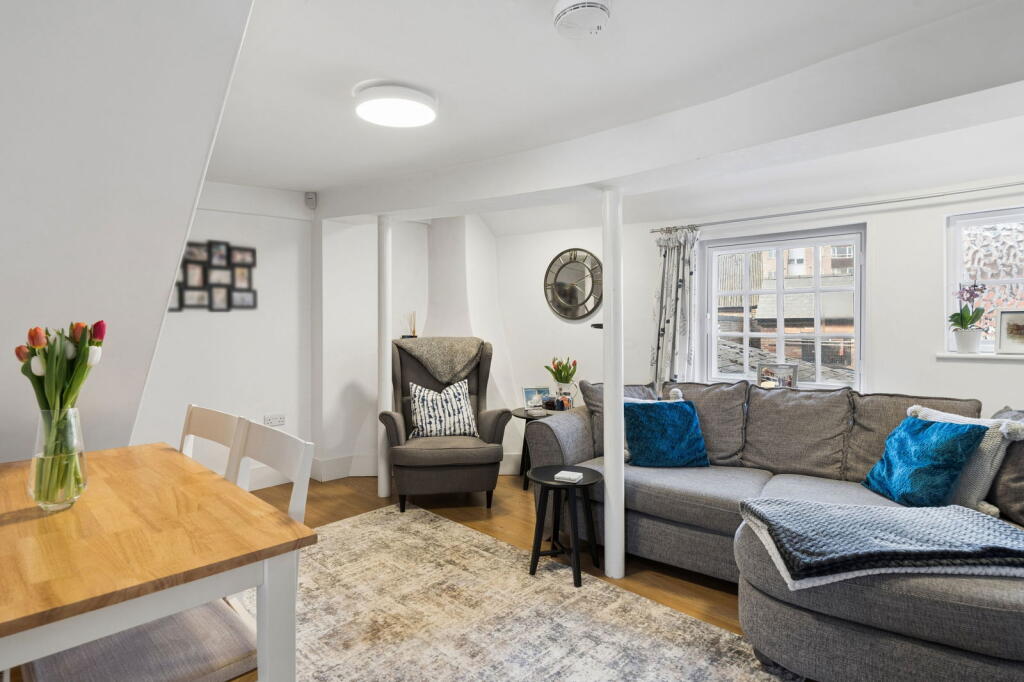 Main image of property: High Street, Rickmansworth, WD3