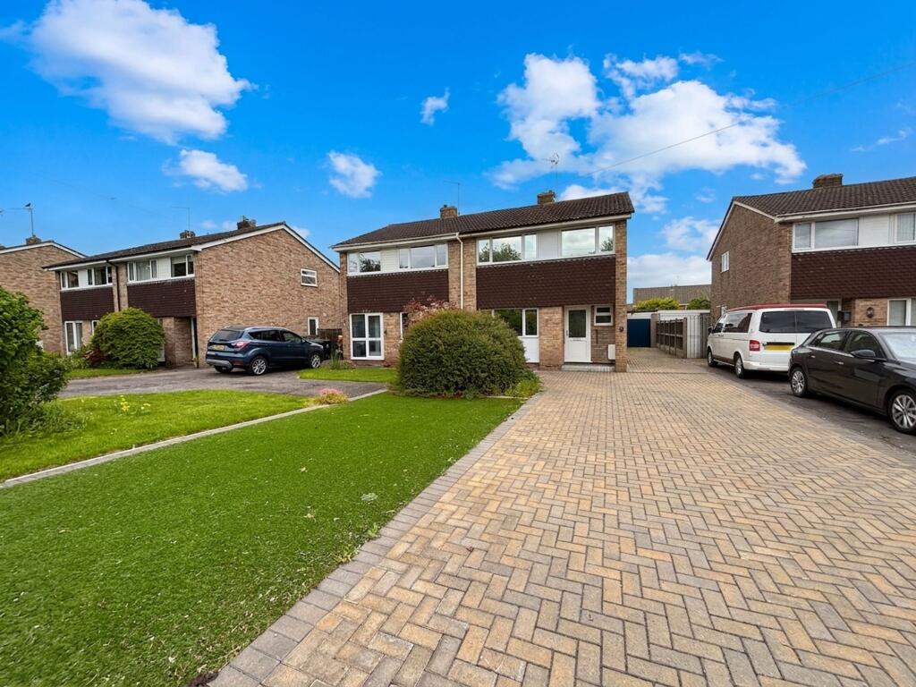 Main image of property: Knapp Road, Thornbury, BS35