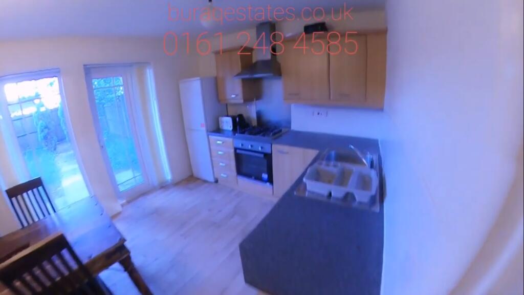 3 bedroom semi-detached house for rent