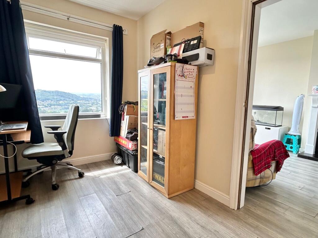 House in Bradford, Keighley - View 4