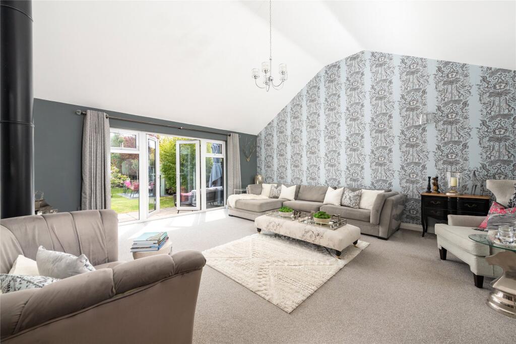Dog Farm Barns, Bedford Road, Cople, Bedfordshire, MK44 photo 4