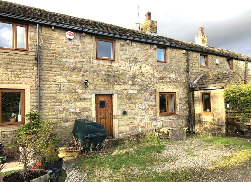 Main image of property: 2 bedroom cottage for sale – Spittalfield Farm, Pasture Lane, Barrowford, BB9 6QY