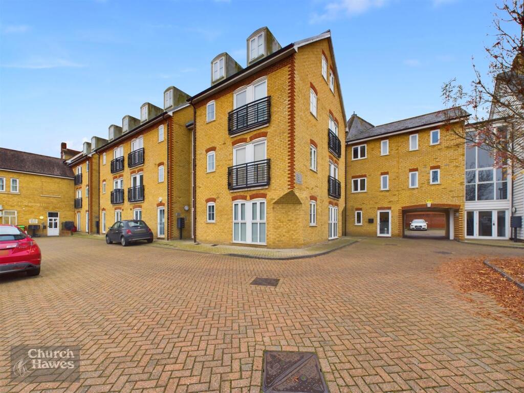 3-bed flat on Quest Place, Maldon, £240,000