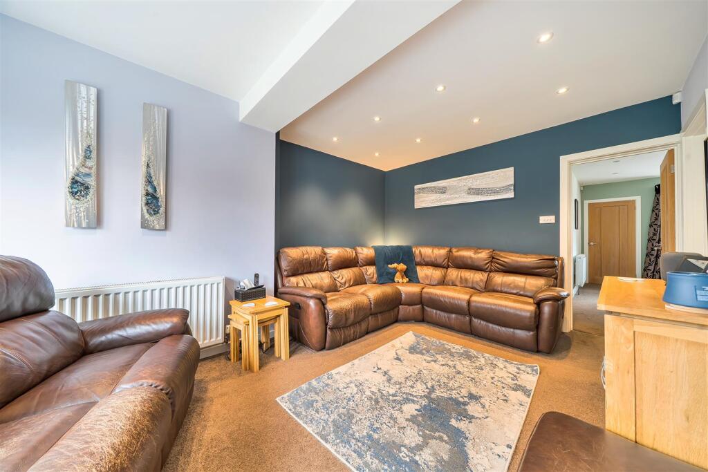 House in Rugby, Binley Woods - More