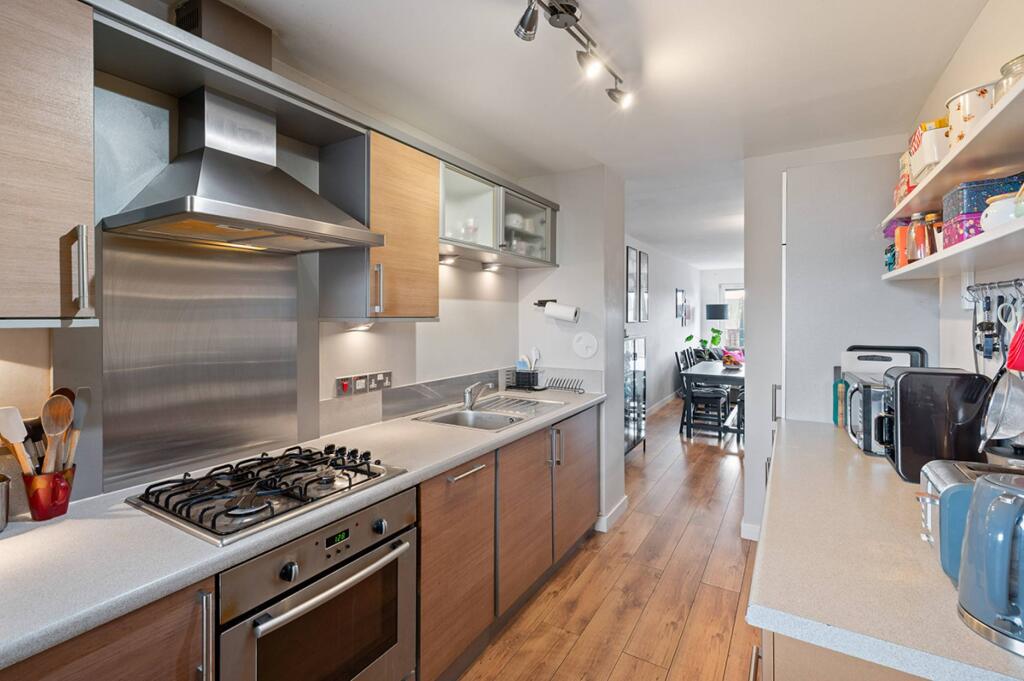 Apartment in Edinburgh, Leith - More