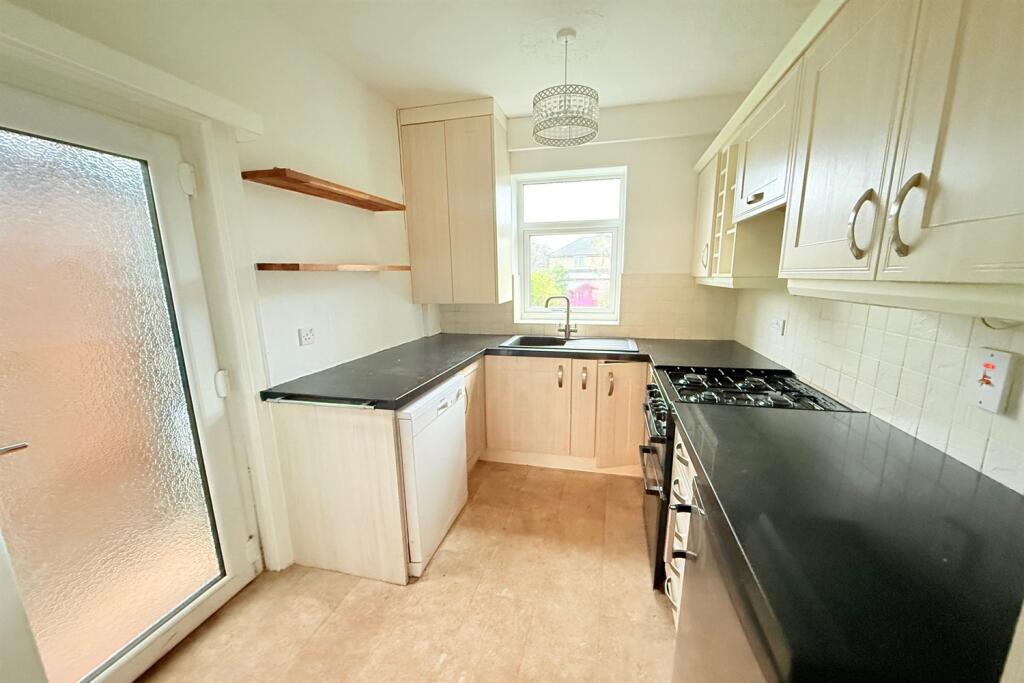 Heath Road, Runcorn, WA7 5TF photo 5