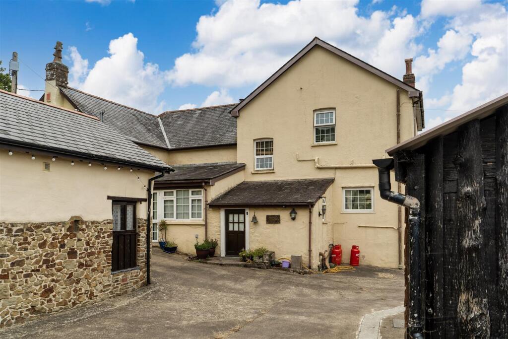 House in Exeter - View 4