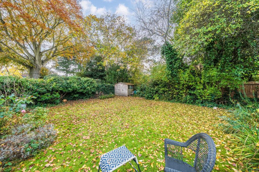 Waldegrave Gardens, Twickenham photo 4