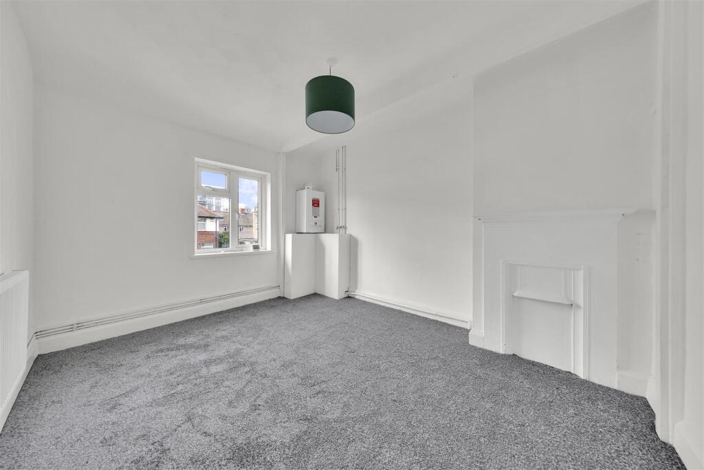 House in London - View 5