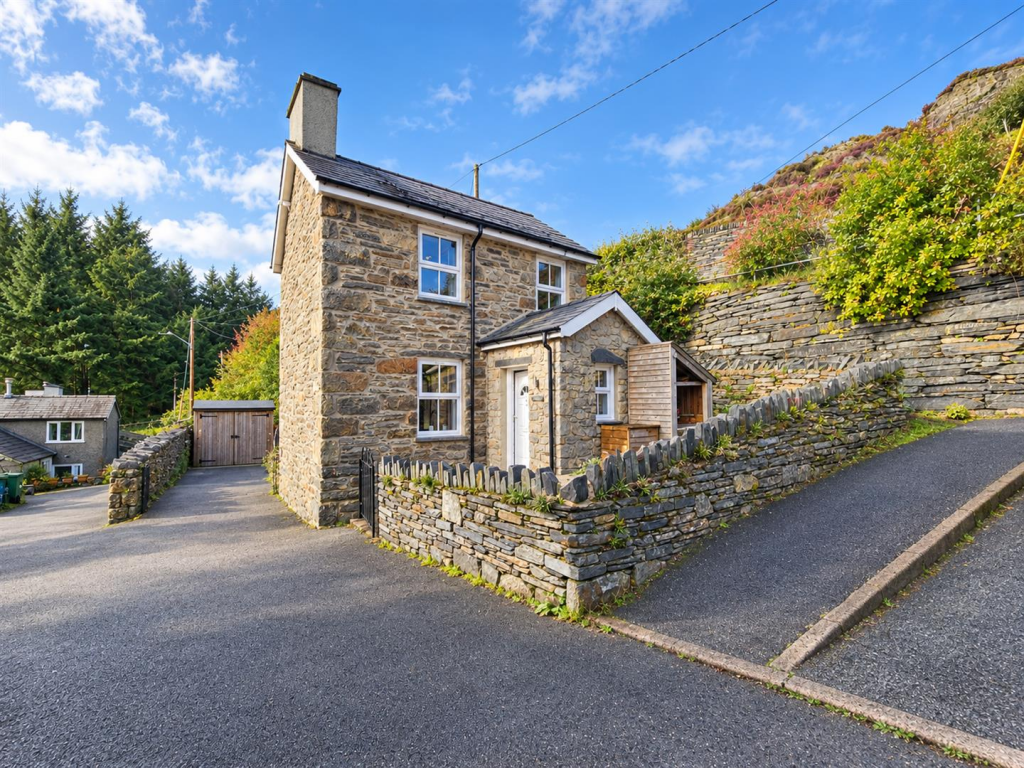 Main image of property: Tanygrisiau, Blaenau Ffestiniog