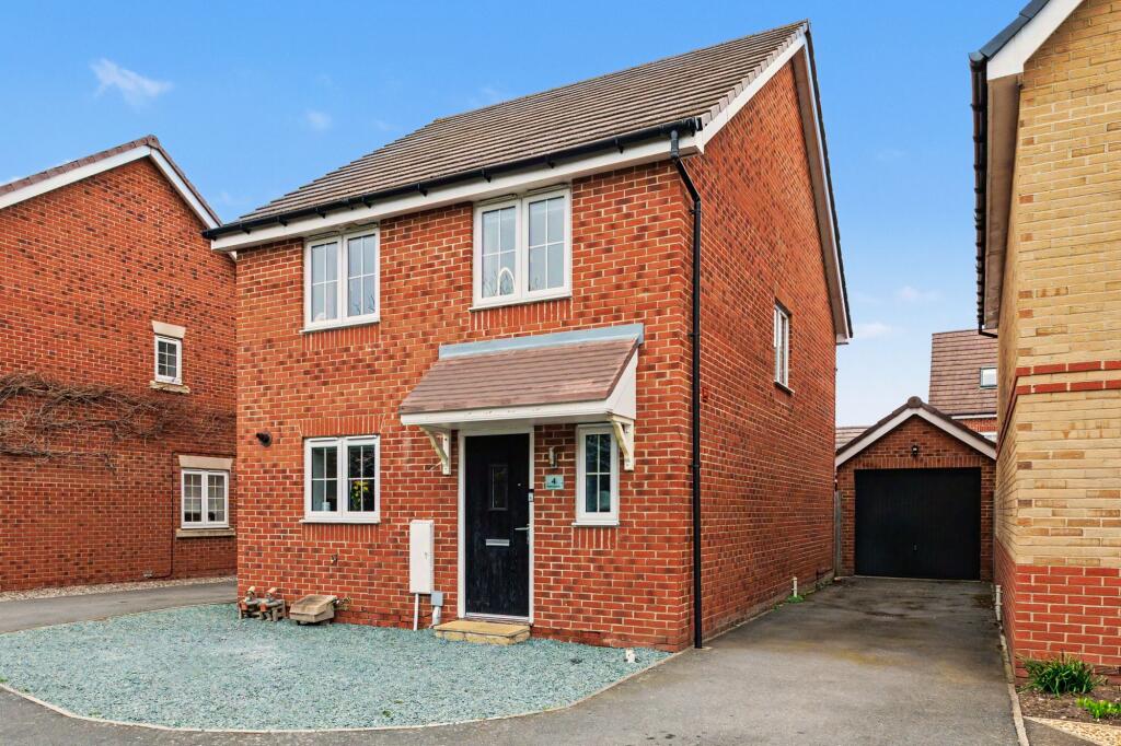 4-bed detached on Birch Grove, Honeybourne, WR11, £350,000