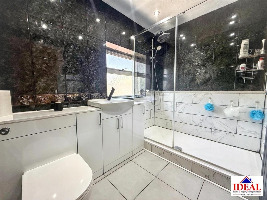 House in Doncaster, South Yorkshire - View 4