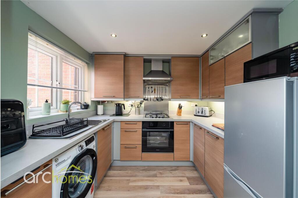 Apartment in Wigan, Westleigh - View 3