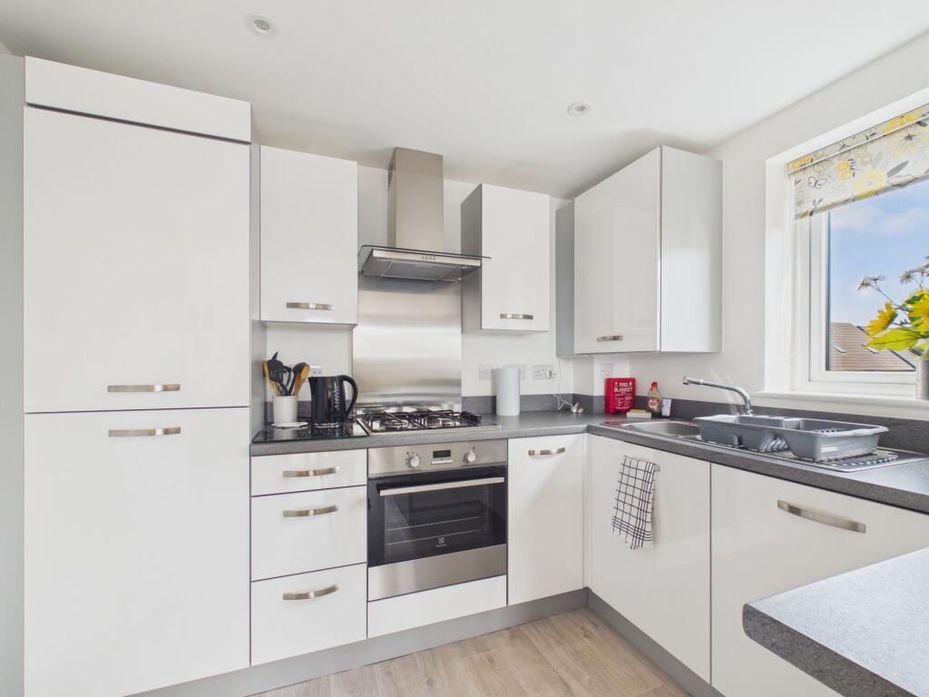 Apartment in Barry - View 5