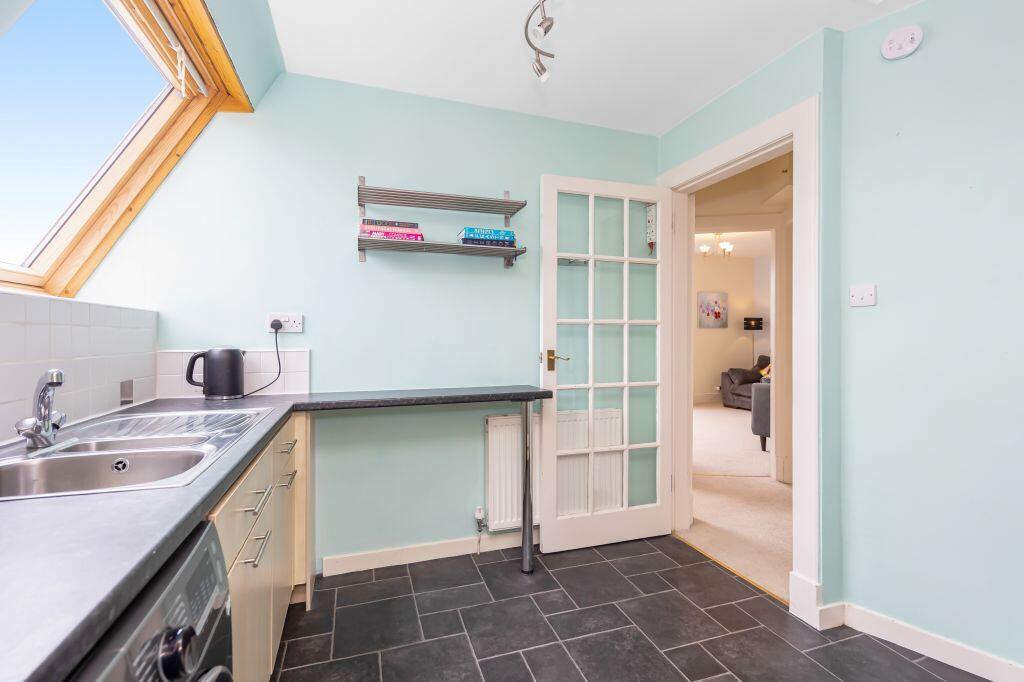 Apartment in Edinburgh, Newington - View 5