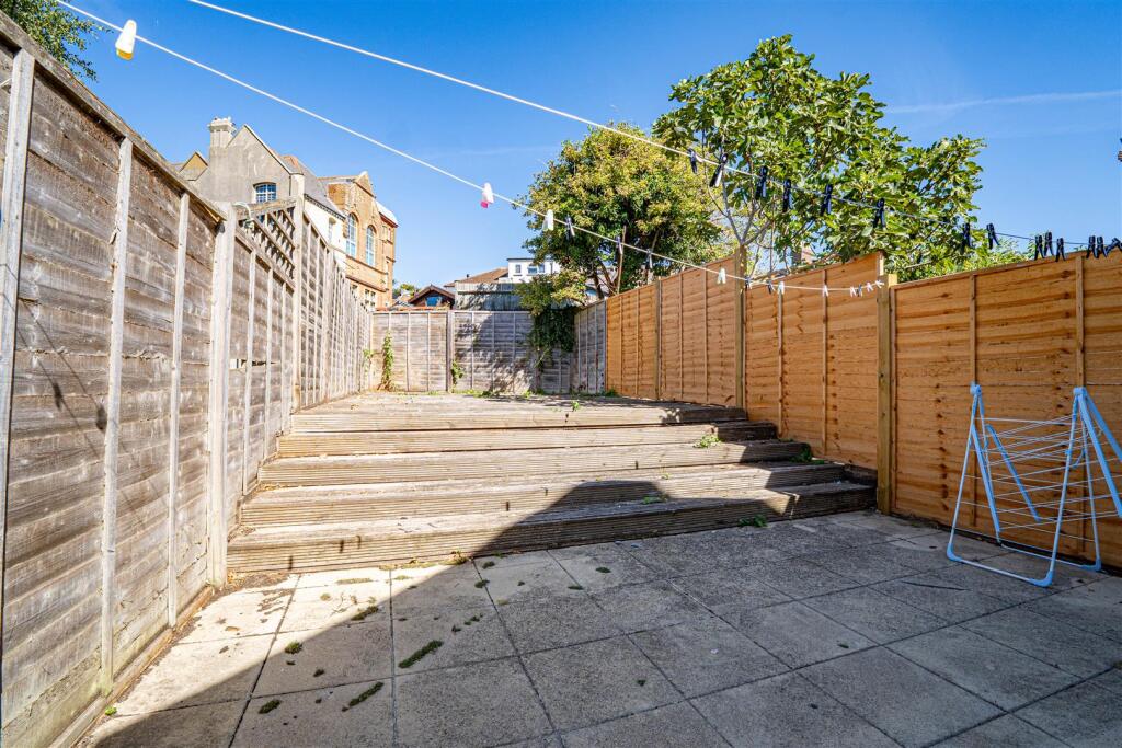 House in Hastings, Belmont - View 5