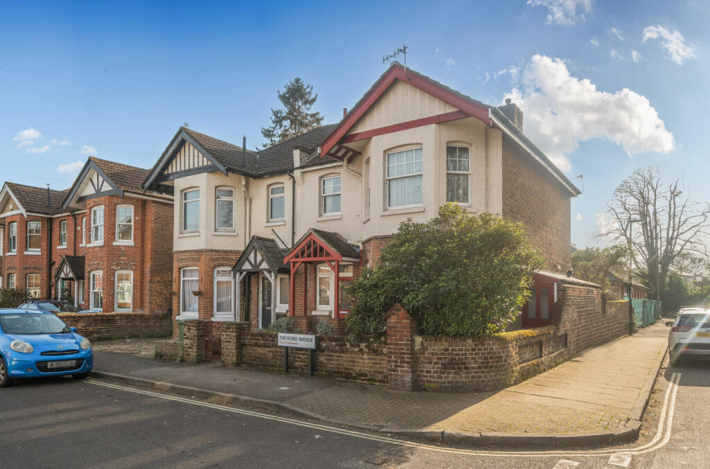 Main image of property: Twyford Avenue, Upper Shirley, Southampton, Hampshire, SO15