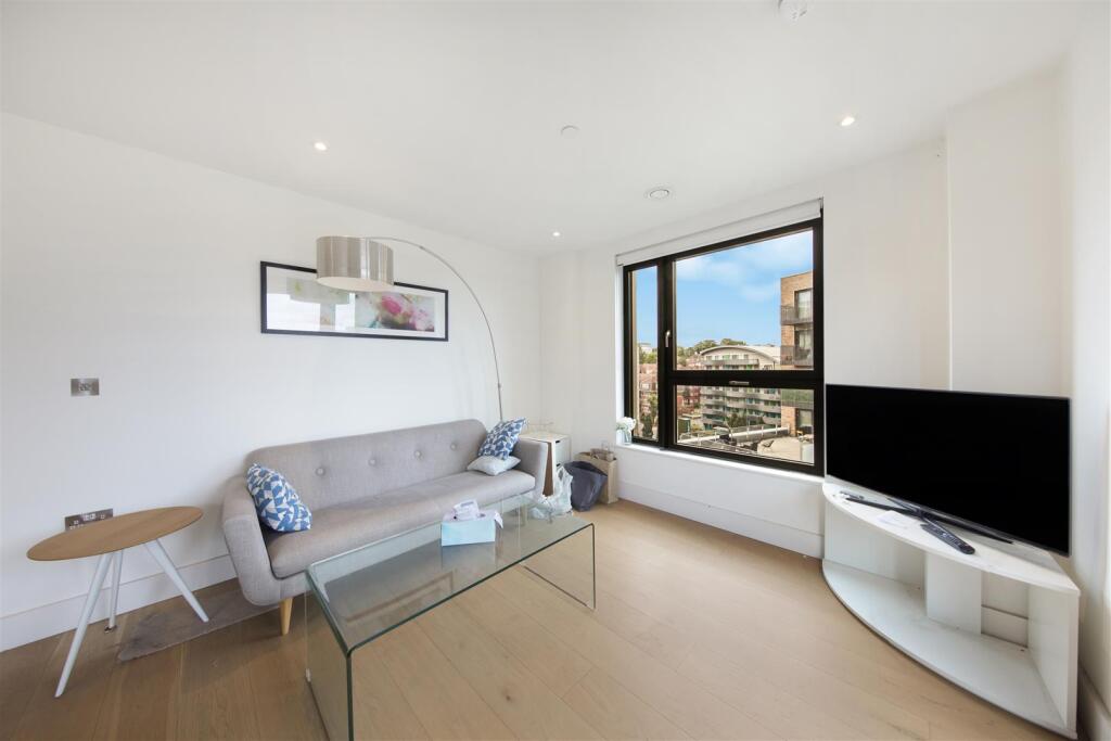 Apartment in Harrow - More