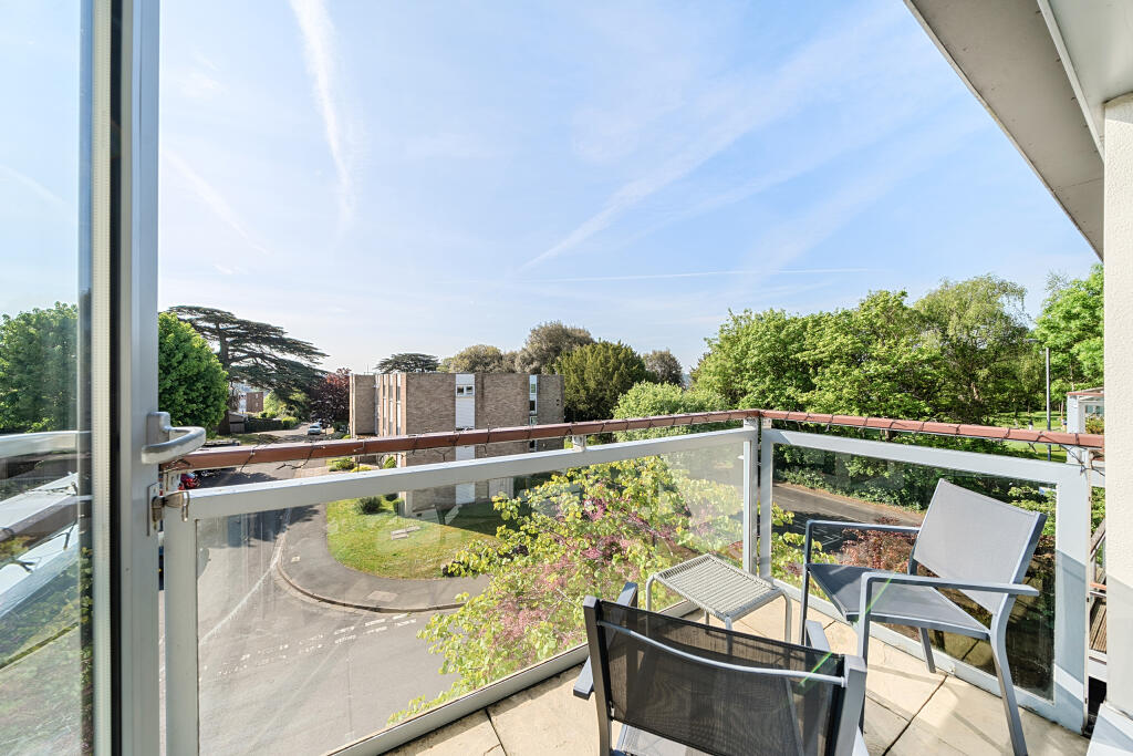 High Corner, Westbury on Trym, Bristol, BS9 photo 3