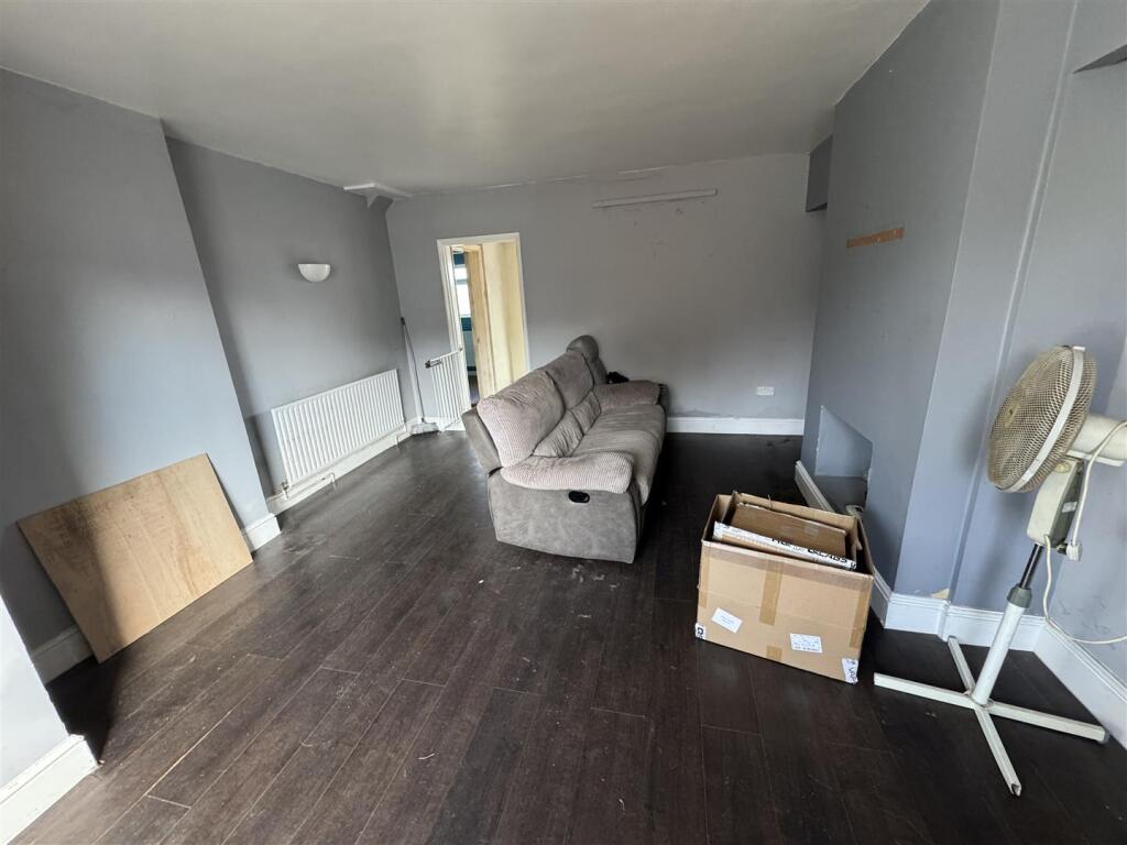 House in Ashfield, Sutton in Ashfield, Dalestorth - View 5