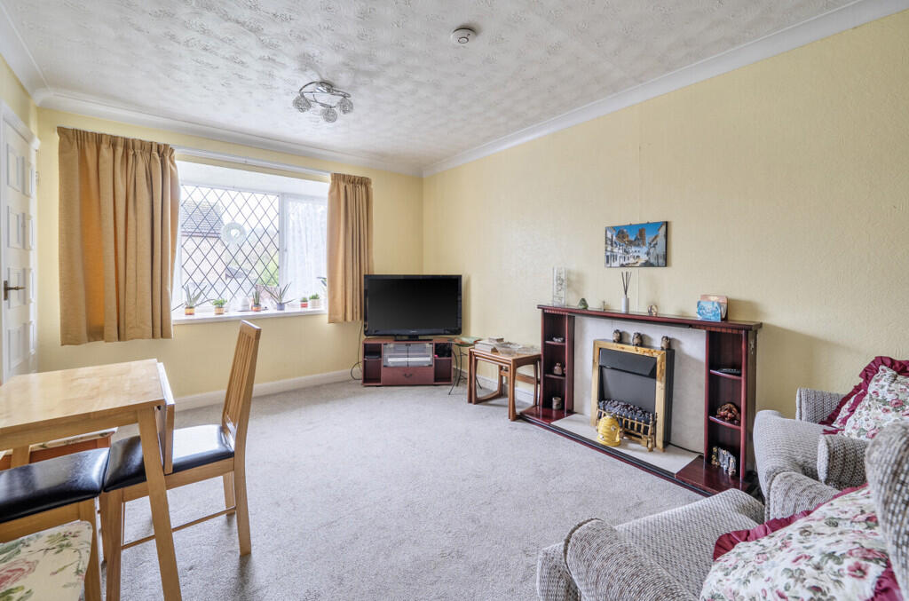 House in Towcester, West Northamptonshire - More
