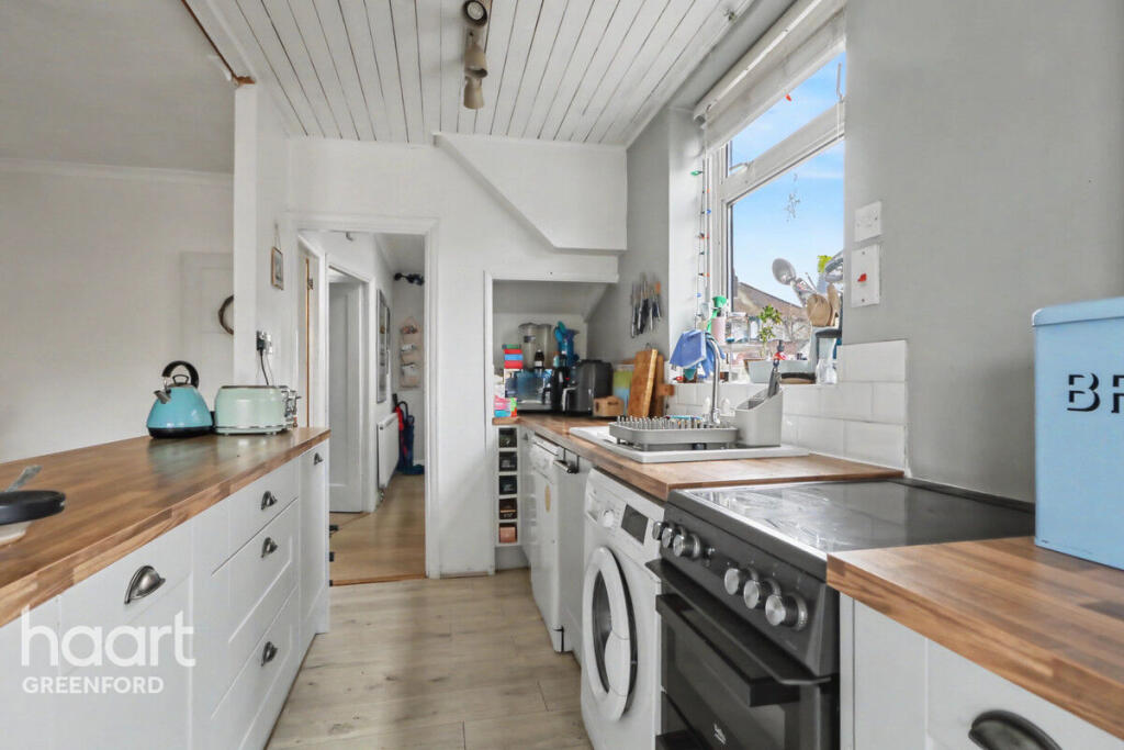 Main image of property: Middleton Avenue, Greenford