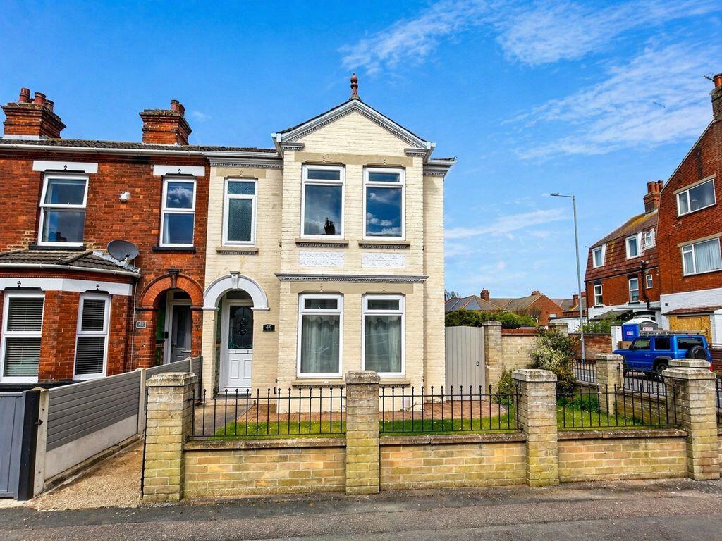 3-bed terraced on Clarence Road, Gorleston, £300,000