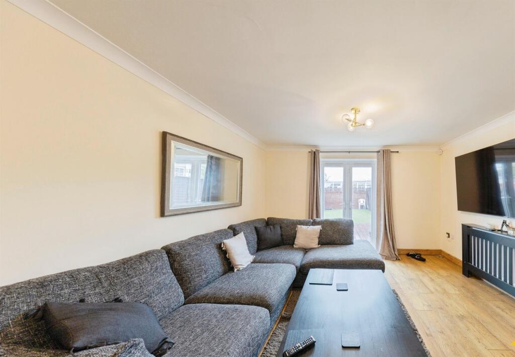 Oriel Close, Wolverton, Milton Keynes photo 2